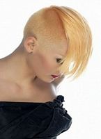 fryzury krótkie włosy blond , galeria zdjęć numer zdjęcia z fryzurką dla kobiet to:  109